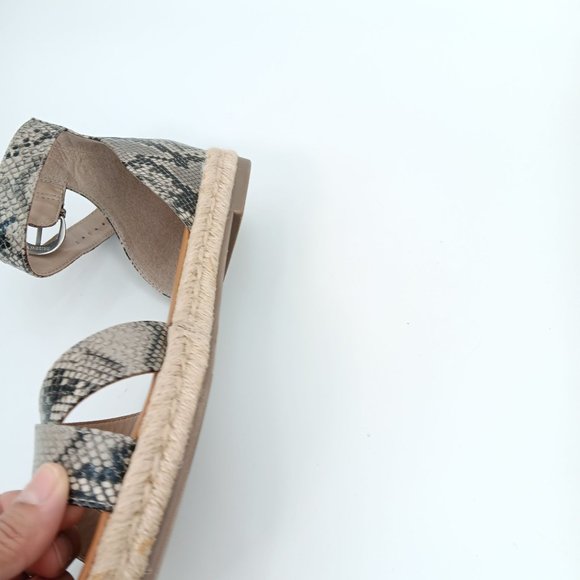 A.N.A GRAY BLAZE SNAKESKIN PRINT SANDALS SIZE 9M - Picture 6 of 16